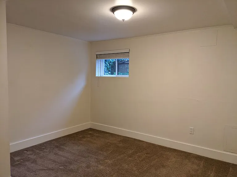 Elise Apartments — Photo 1
