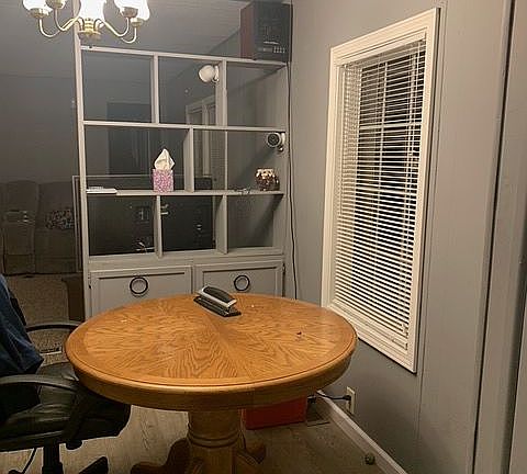 5th image of 6075 Country Way S