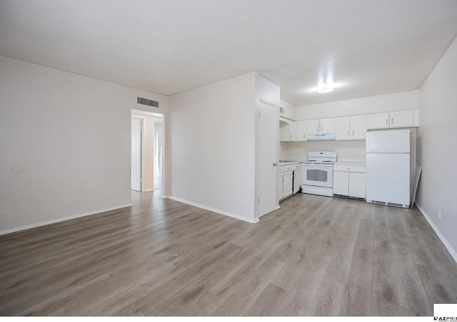 2 bed, 1.0 bath, 736 sqft, $995 — Photo 2