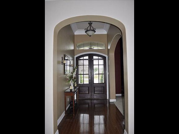 4th image of 1813 Castlewood Dr