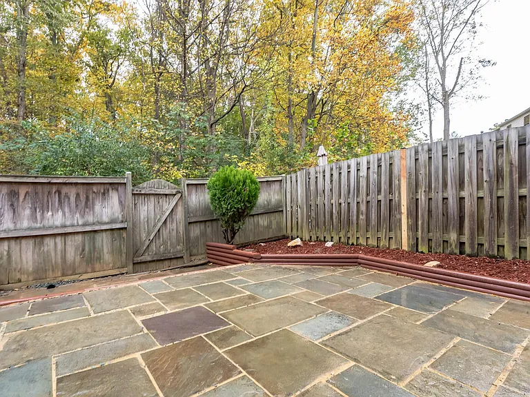 6031 Clerkenwell Ct — Photo 34