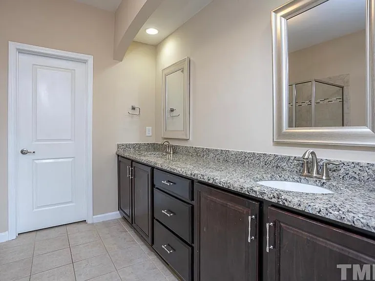 214 Kylemore Cir — Photo 11