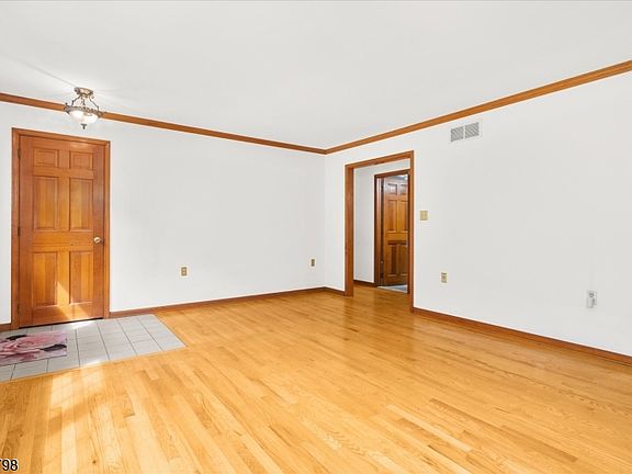 5th image of 95 Sliker Rd
