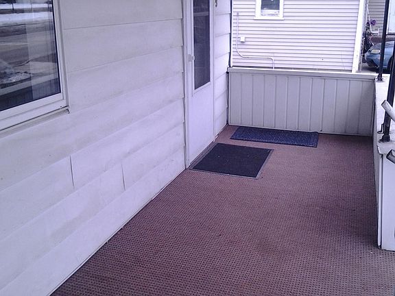 2nd image of 29 E Muskegon St