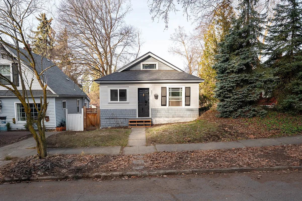 Building Photo - 807 E 11th Ave