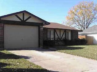 1718 Whitney Dr, Garland, TX 75040