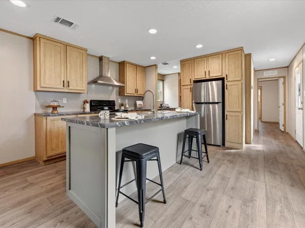 42 E Bluebottle Ct, Defuniak Springs, FL 32433