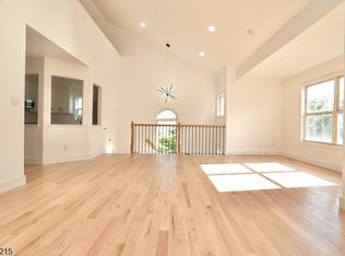 330 Winthrop Dr, Nutley, NJ 07110