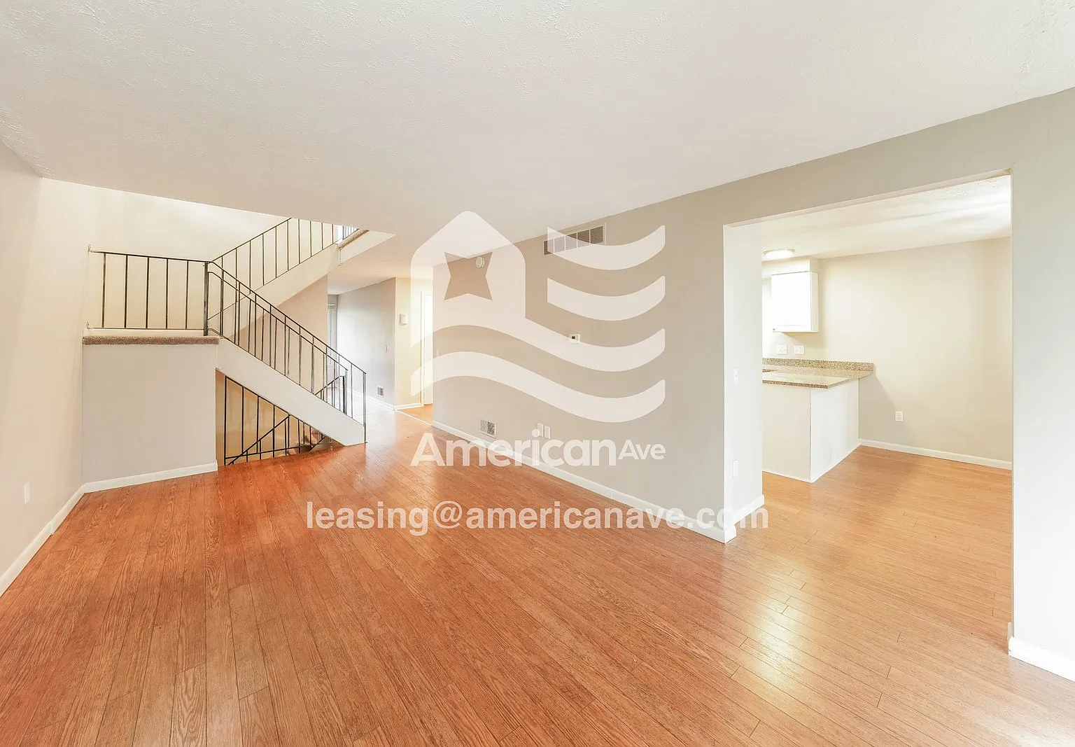 3 bed, 2.5 bath, 1728 sqft, $2,097 — Photo 2