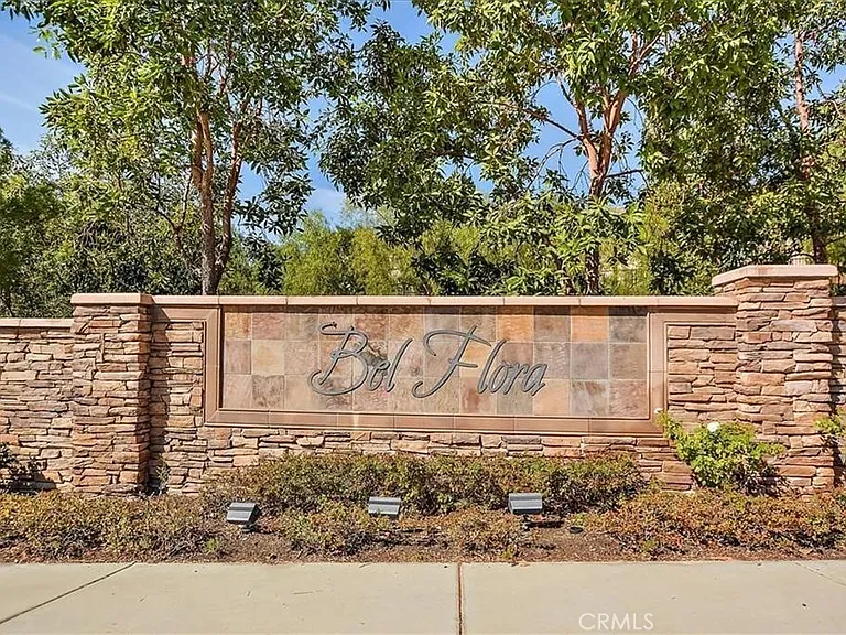 27573 Rosebud St — Photo 16