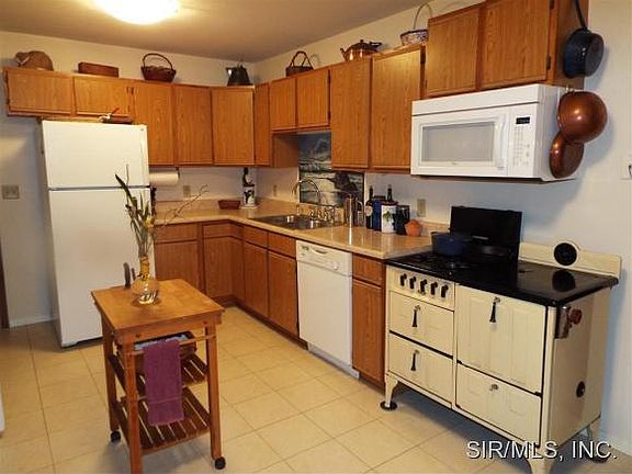 3rd image of 2075 Nathan Ave