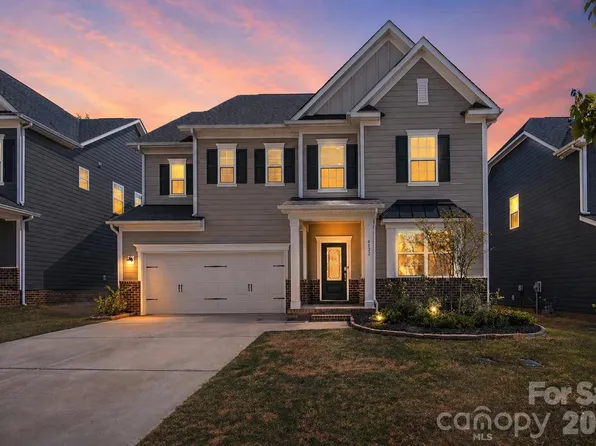 4032 Whipcord Dr, Waxhaw, NC 28173