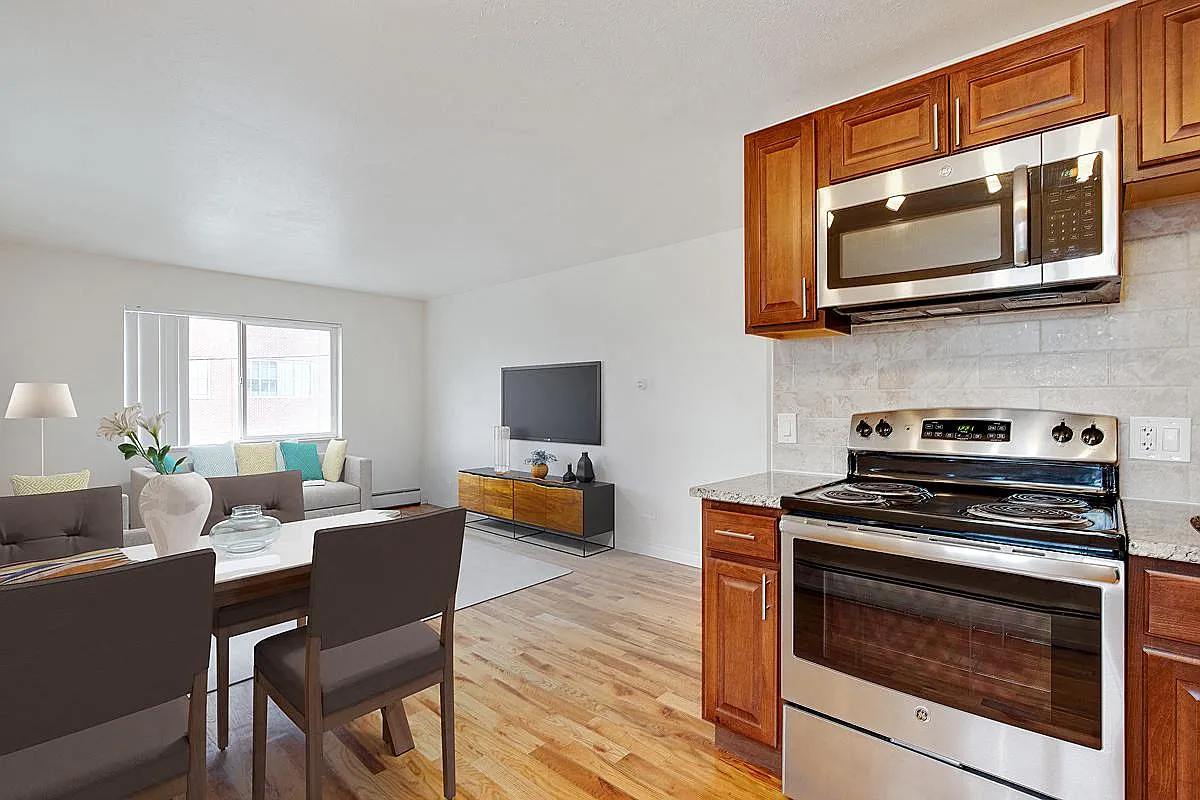 1536 Williams St — Photo 2