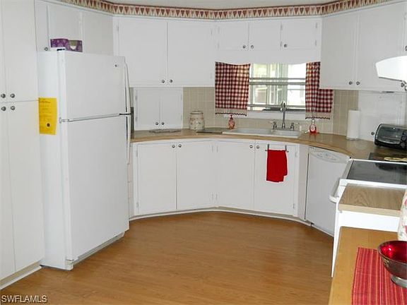 4th image of 26081 Princess Ln