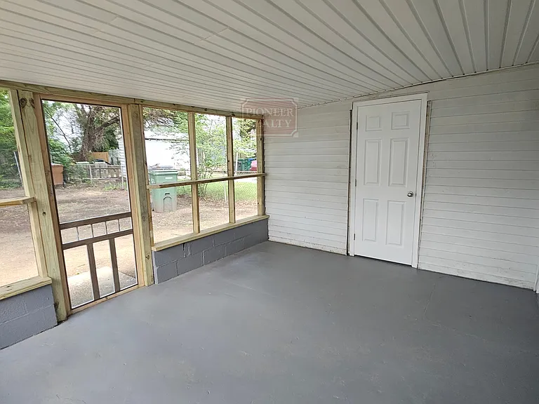 1408 Garber St — Photo 16