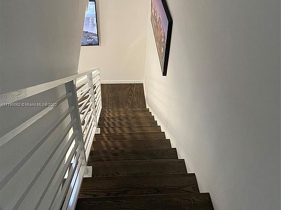 3rd image of 1610 Euclid Ave #111