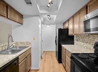 202 Teakwood Dr APT B, Victoria, TX 77901