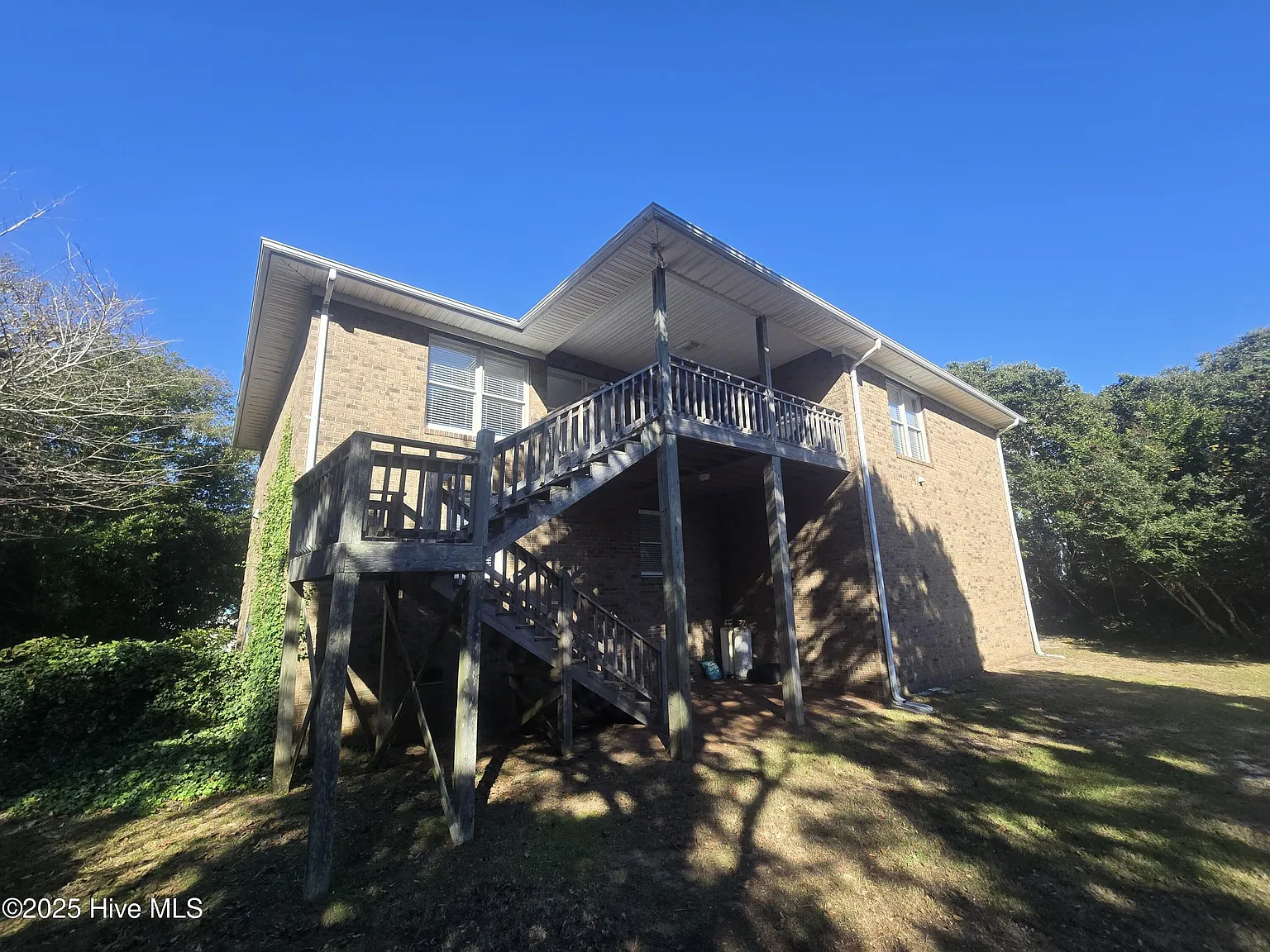 4 bed, 4.0 bath, 2989 sqft, $3,700 — Photo 3