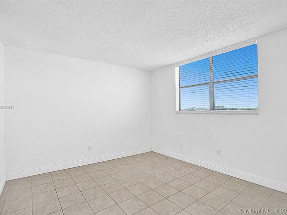 3rd image of 2860 Somerset Dr APT 407K