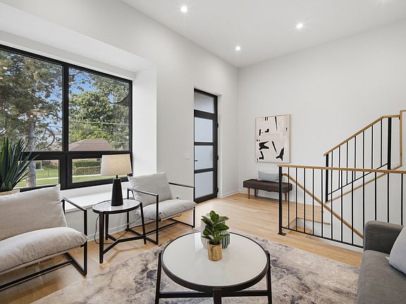 4th image of 49 Prairie Ave #49B