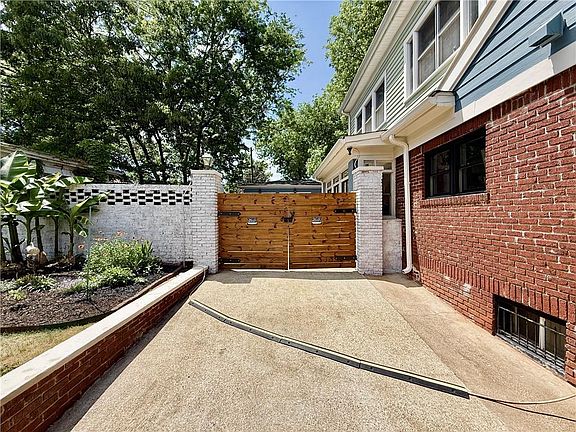 5th image of 250 Sunset Ave NW