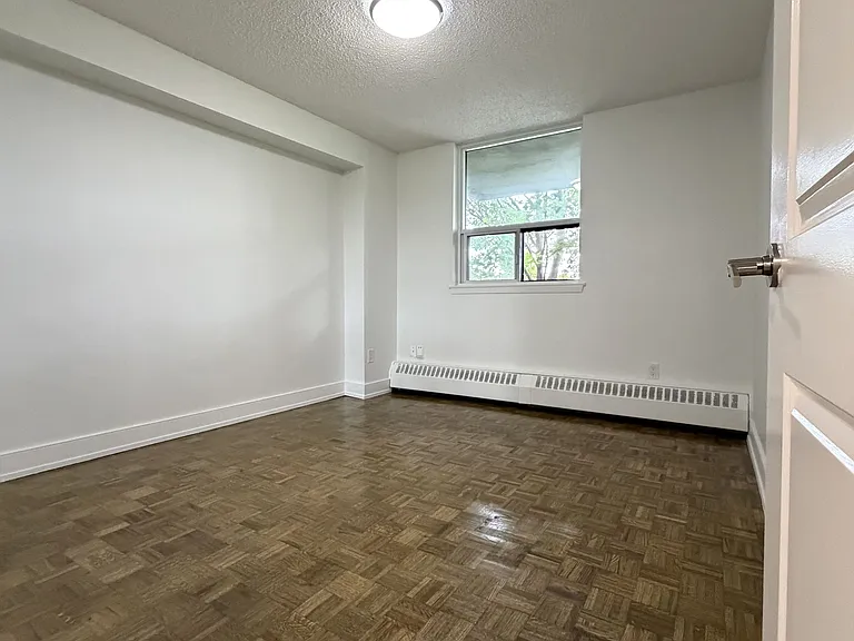 145 Wellington St W #306 — Photo 10