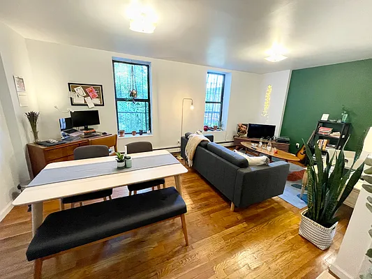 Rented by Garfield Realty  | media 10