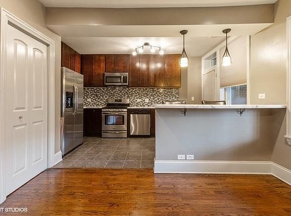 5th image of 2654 W Lunt Ave APT 1
