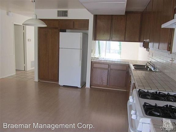 3rd image of 654 Shadow Lake Dr