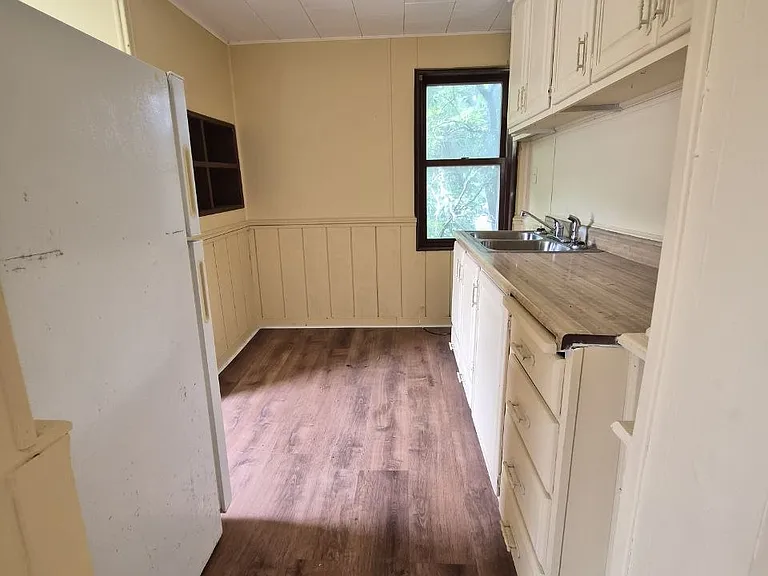206 Allen St #2 — Photo 5