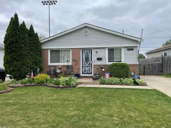 30787 Normal St, Roseville, MI 48066