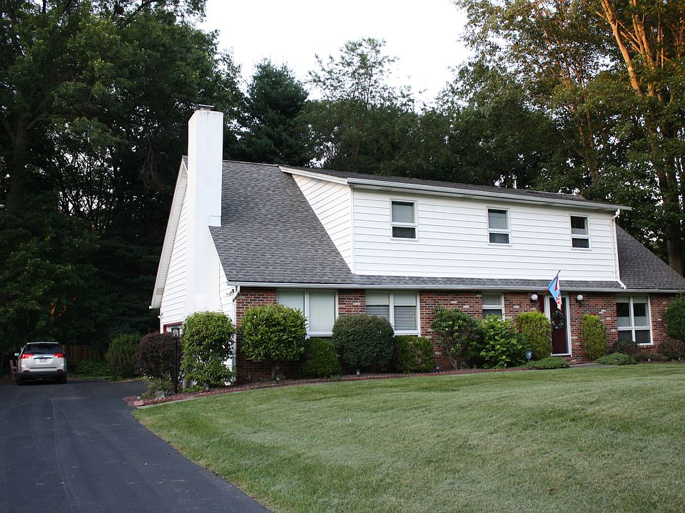 1st image of 609 Creekwood Dr