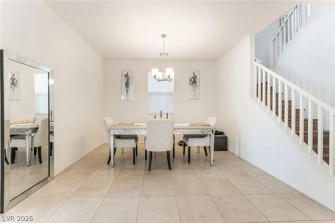 3 bed, 2.5 bath, 2072 sqft, $2,500 — Photo 4
