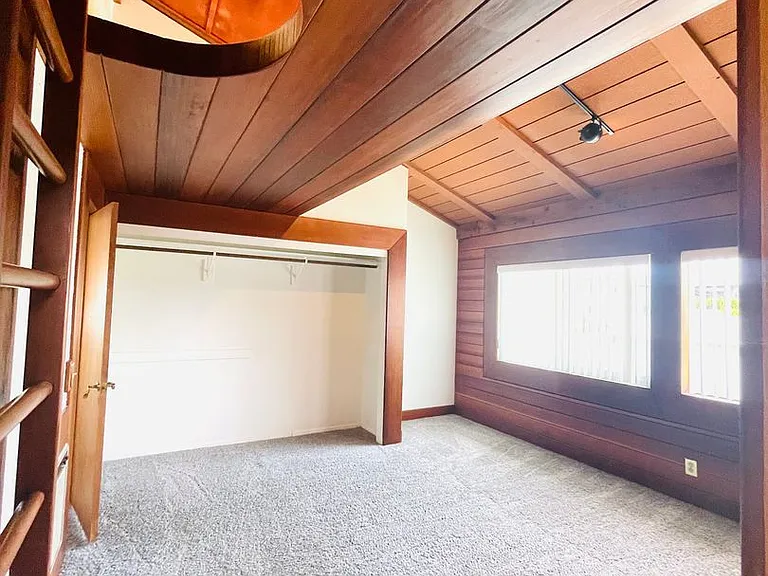 1047 Driftwood Ln — Photo 21