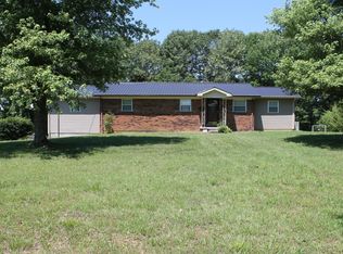 6089 Scottsville Rd, Lafayette, TN 37083