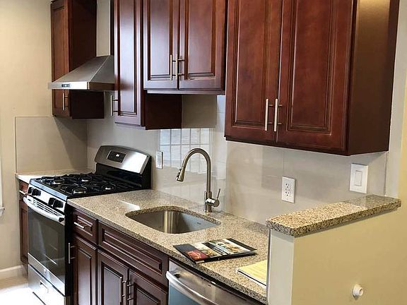 2nd image of 30 Lefferts Ave APT 2R