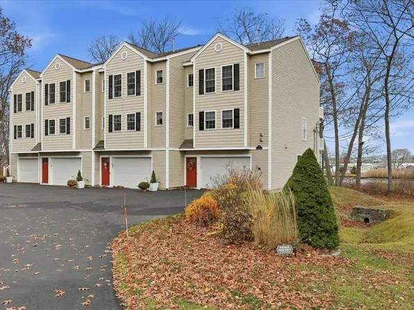 10 Hemlock Street #3, Hampton, NH 03842