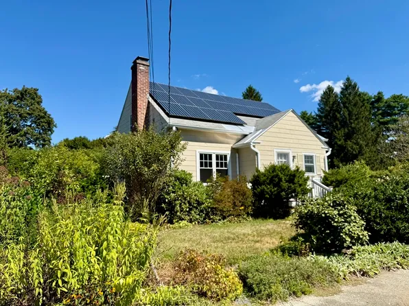87 Oakland St, Greenfield, MA 01301