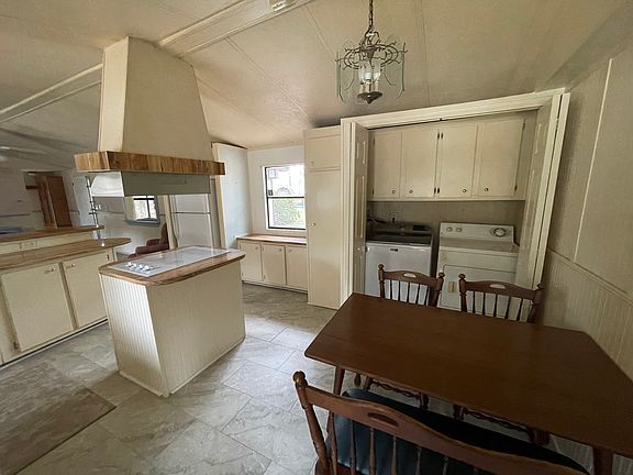 3rd image of 5994 Splendora Ln #1