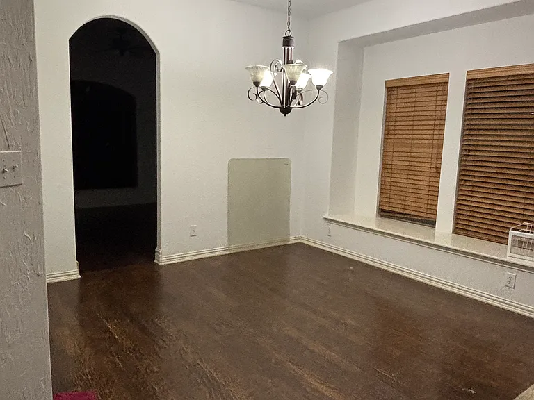 1128 Waterford Way — Photo 3