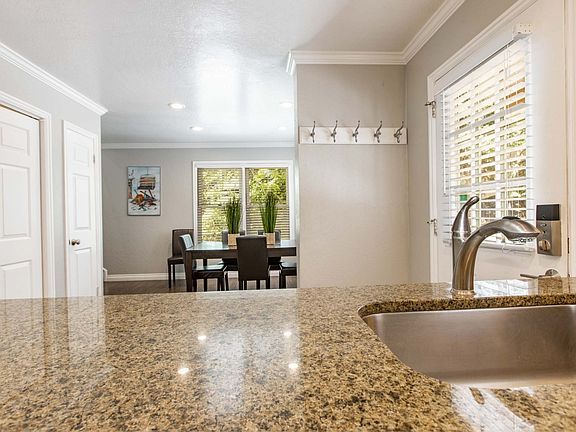 5th image of 519 Deer Valley Dr #1