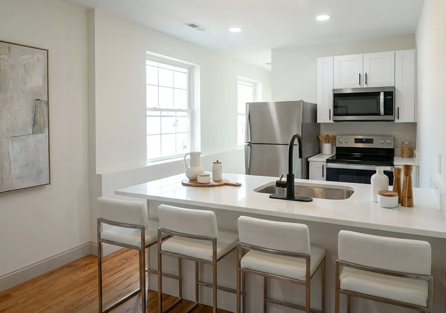 Brand NEW 1 Bed/ 1 Bath Apartment in Providence! — Photo 1