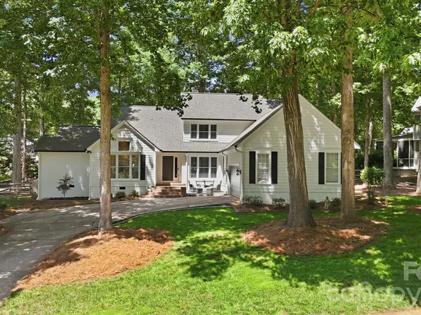 8916 Oxfordshire Ct, Huntersville, NC 28078