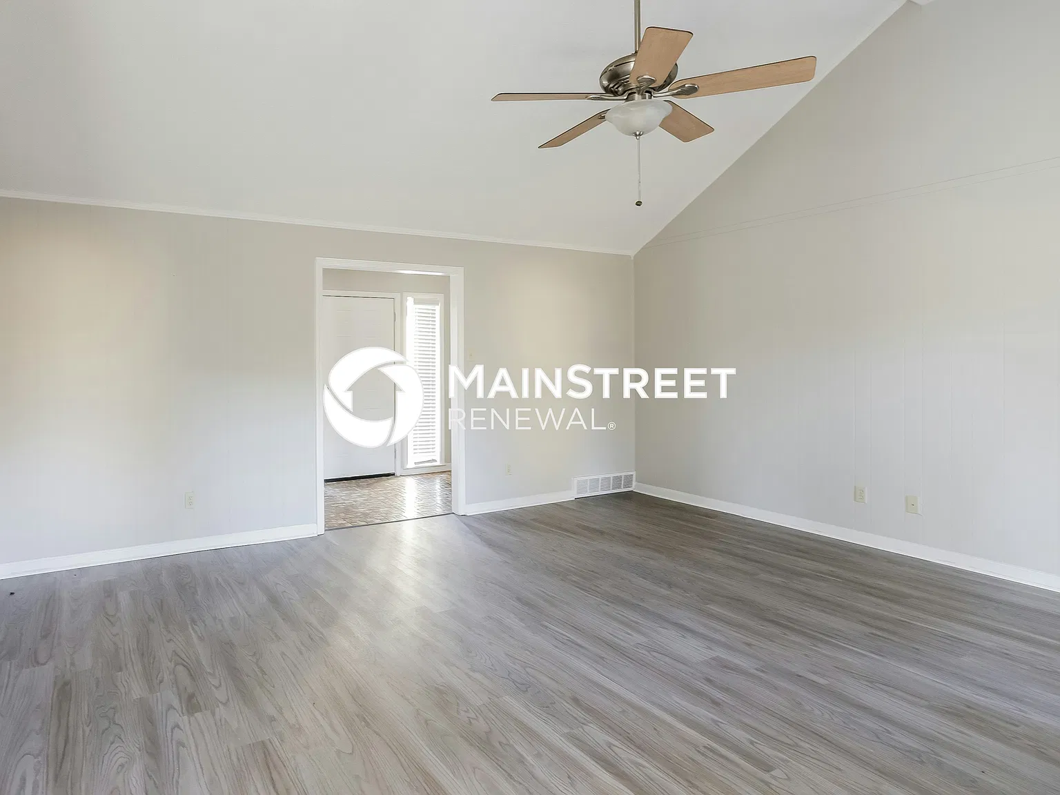 4454 Westbury Dr — Photo 3