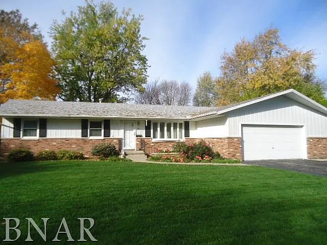 103 Sunset St photo 1