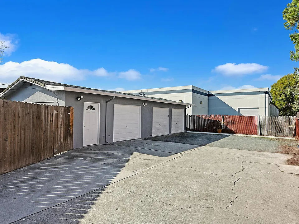 42241 Osgood Rd