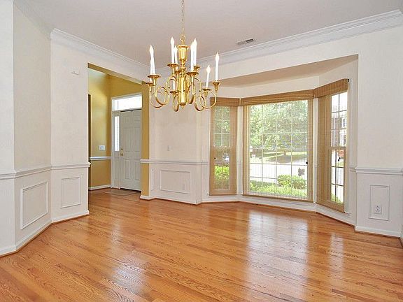 4th image of 7224 Broadford Ct