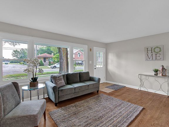 3rd image of 5324 Kimball Pl