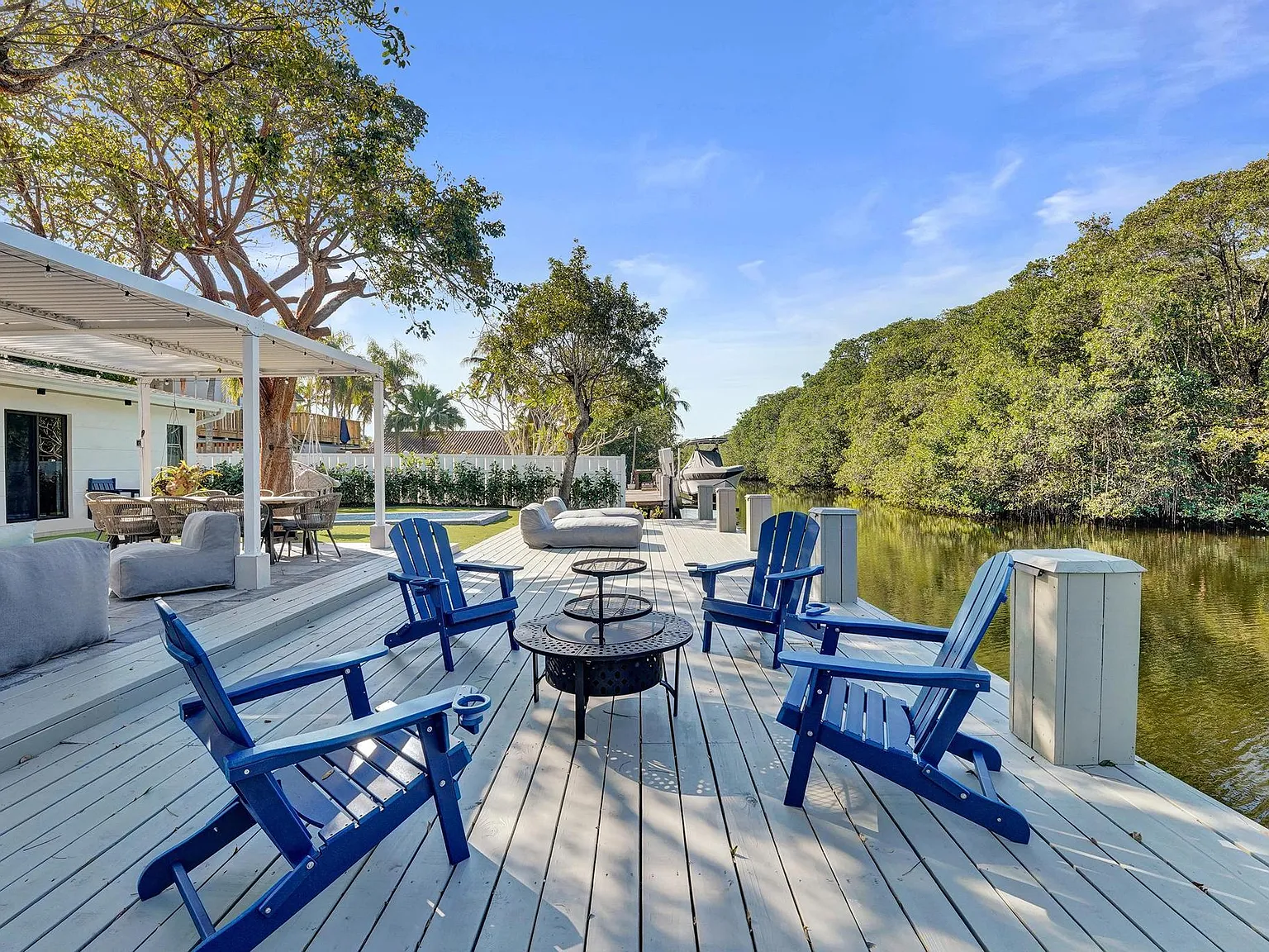 4 bed, 4.5 bath, 3000 sqft, $8,800 — Photo 3