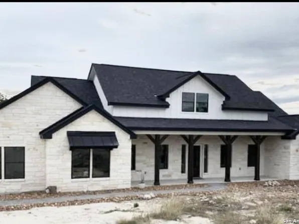 731 Salt Grass Trail, Bandera, TX 78003